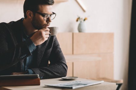 Число жителей, довольных ситуацией в Абхазии, быстро растет соцопрос