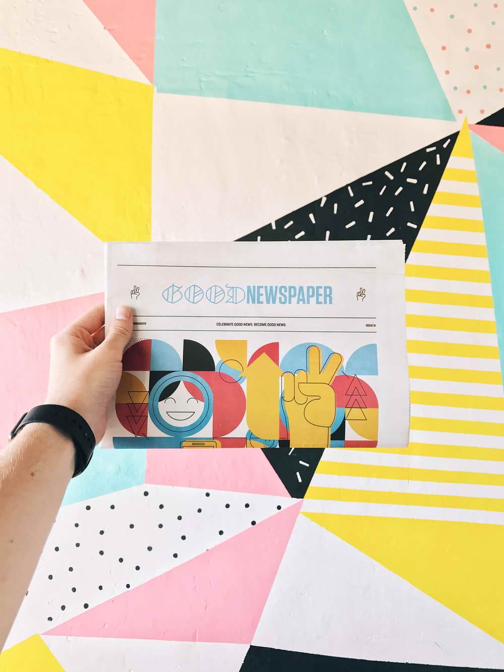 Манижа пообещала подать в суд на Wonderzine из-за слов о ее связи с Кремлем